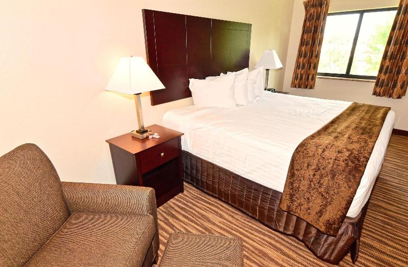 Cobblestone Inn & Suites - Clarion image