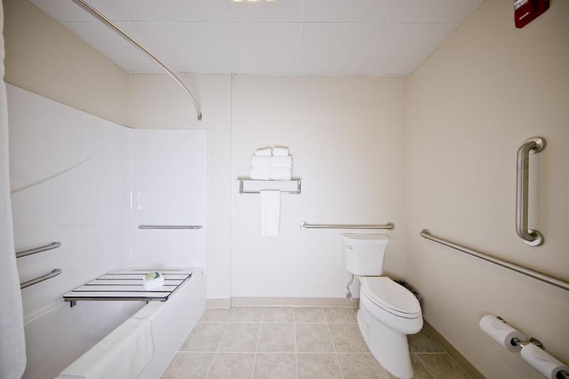Cobblestone Inn & Suites - Clarion image