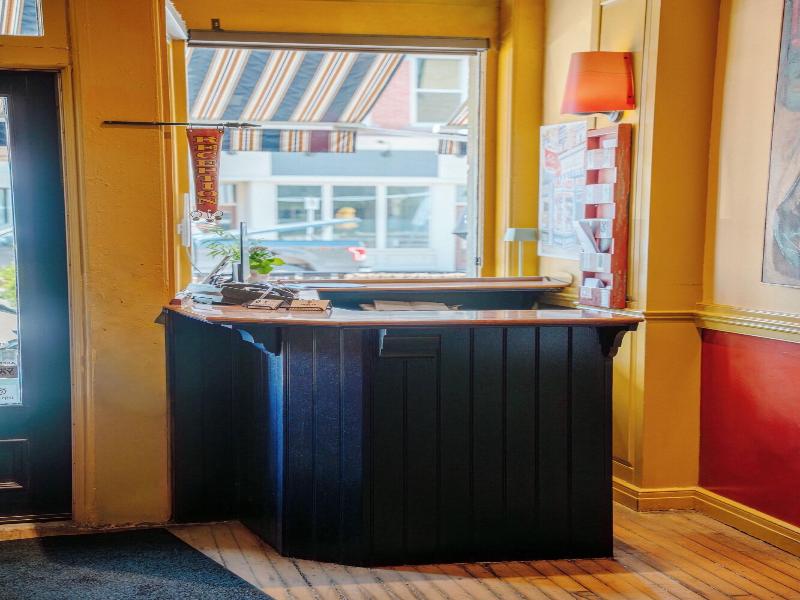 Foster's Inn image