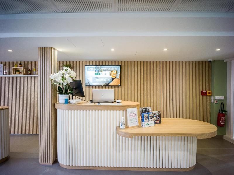 Brit Hotel Confort Roissy Saint-Witz