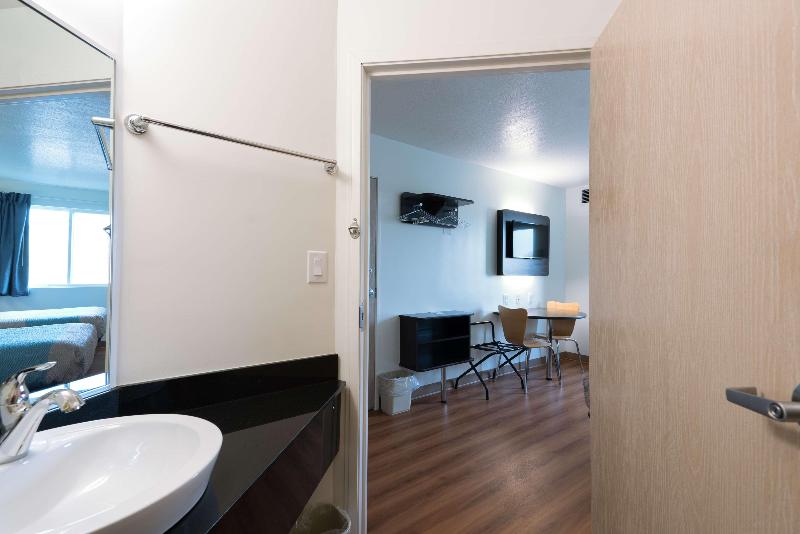 Motel 6 Pottstown, PA image