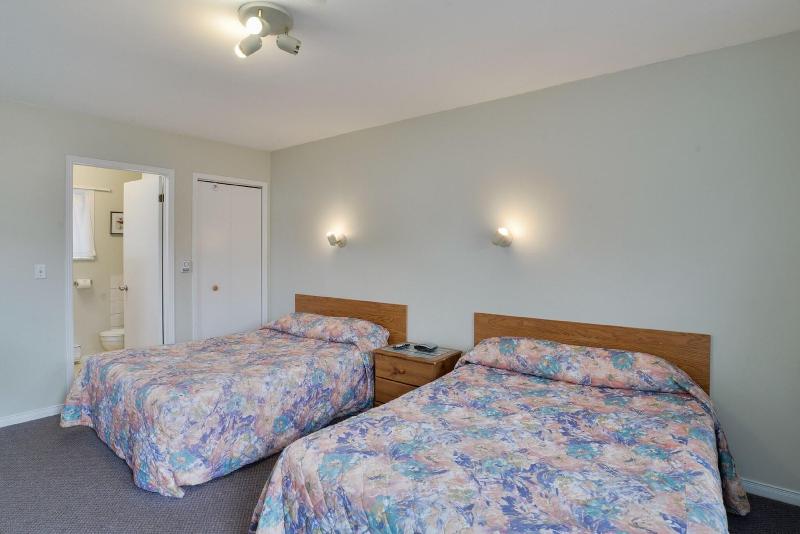 Oakwood Motel — general view