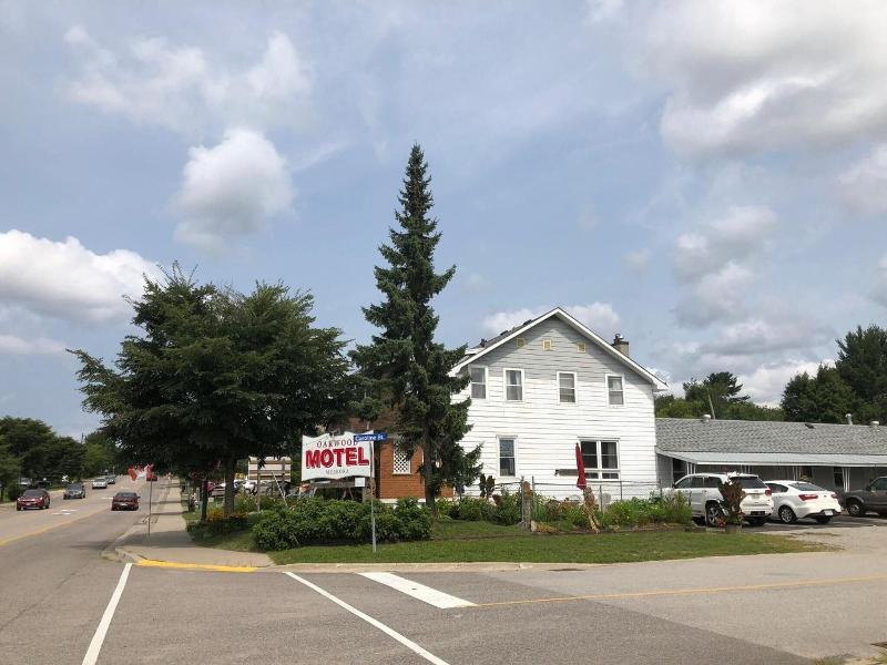 Oakwood Motel image
