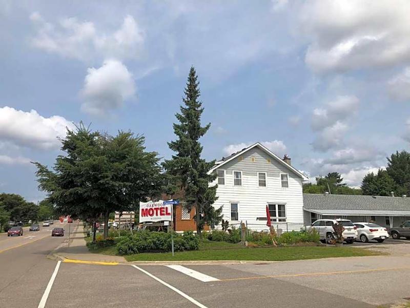 Oakwood Motel image
