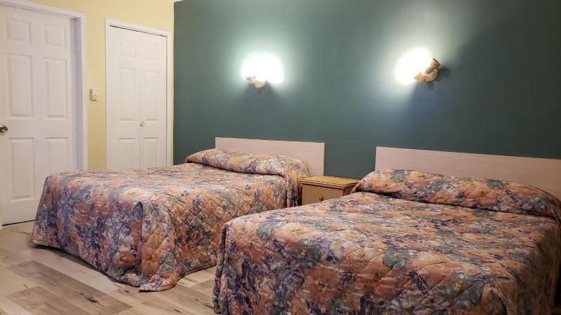 Oakwood Motel image