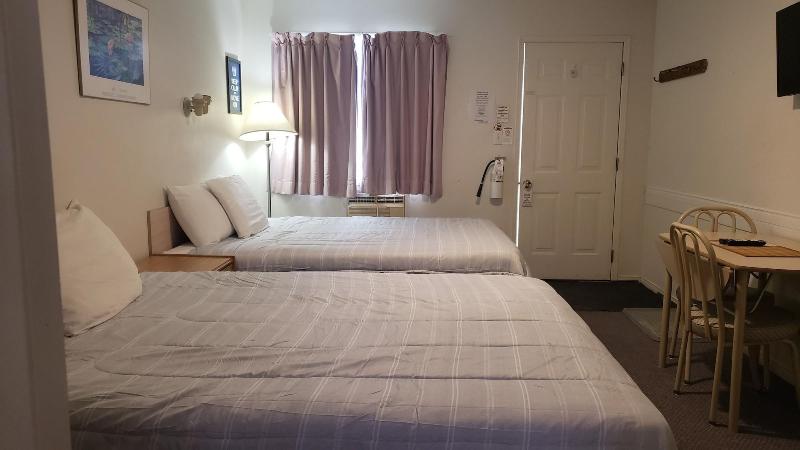Oakwood Motel image