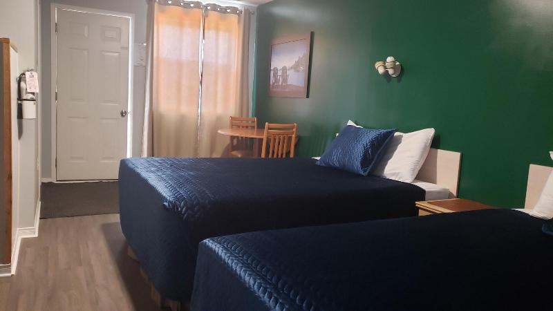 Oakwood Motel image