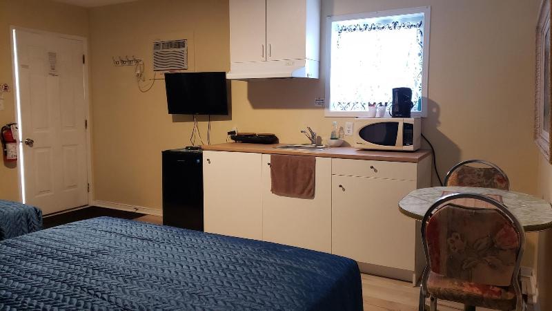 Oakwood Motel image