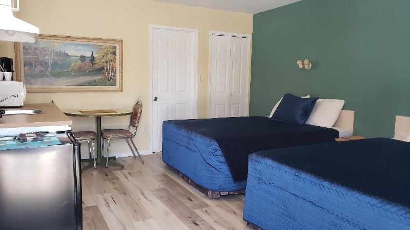 Oakwood Motel image