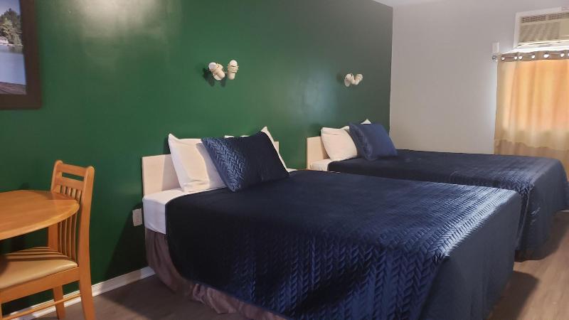 Oakwood Motel image