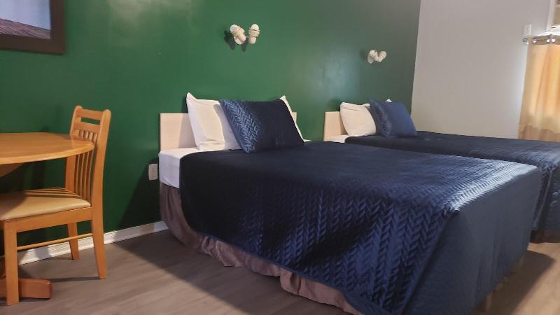Oakwood Motel image