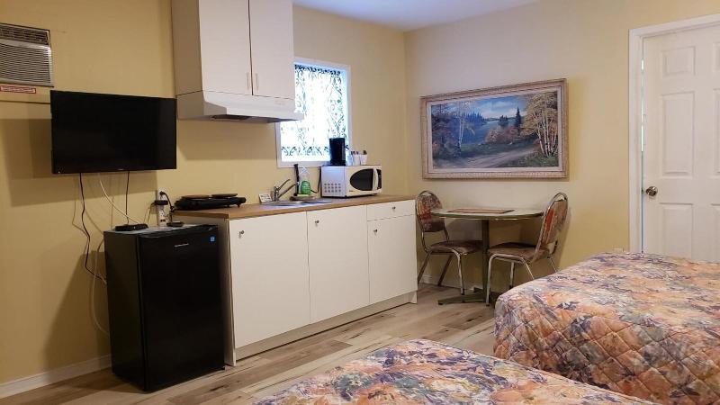 Oakwood Motel image