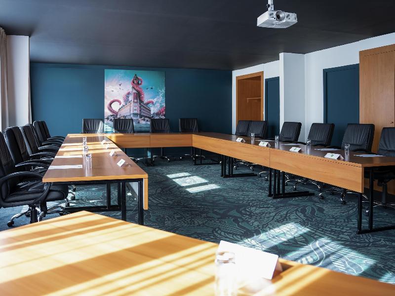 Ibis Styles Lille Neuville-en-Ferrain image
