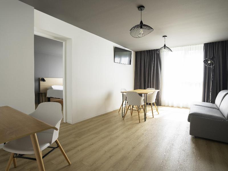 Ibis Styles Lille Neuville-en-Ferrain image