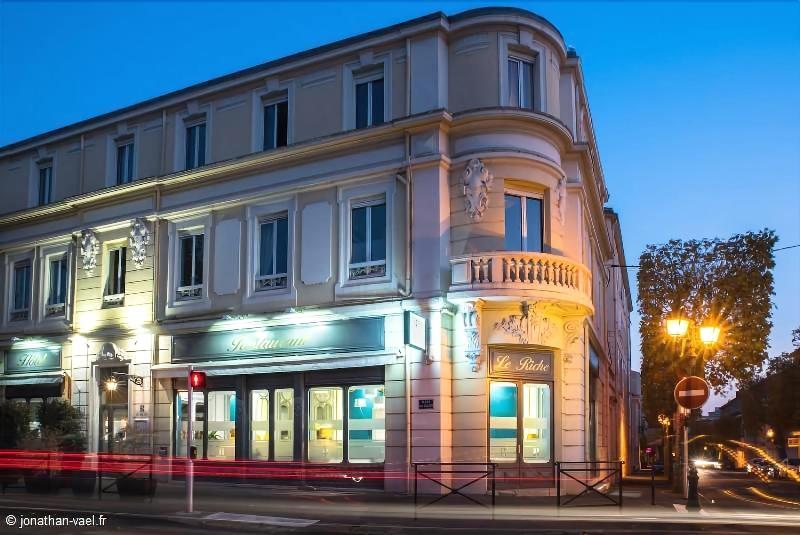 Le Riche Hotel
