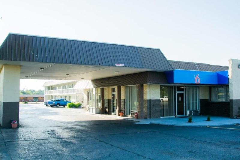 Motel 6 Brinkley, AR image