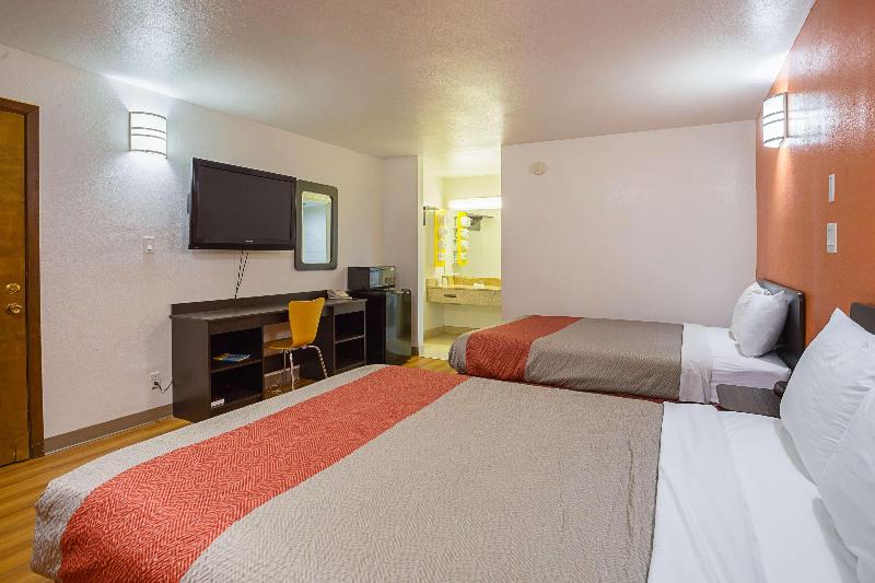 Motel 6 Brinkley, AR image