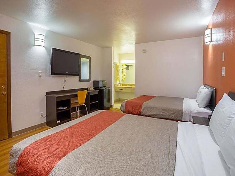 Motel 6 Brinkley, AR image