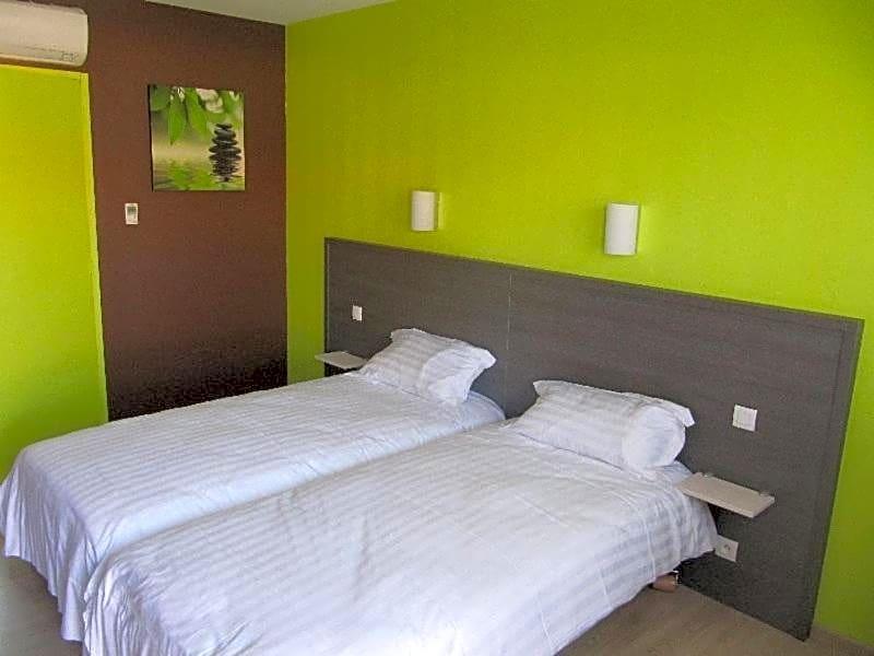 Hôtel Cantal Cottages image
