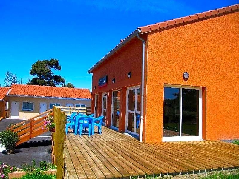 Hôtel Cantal Cottages image