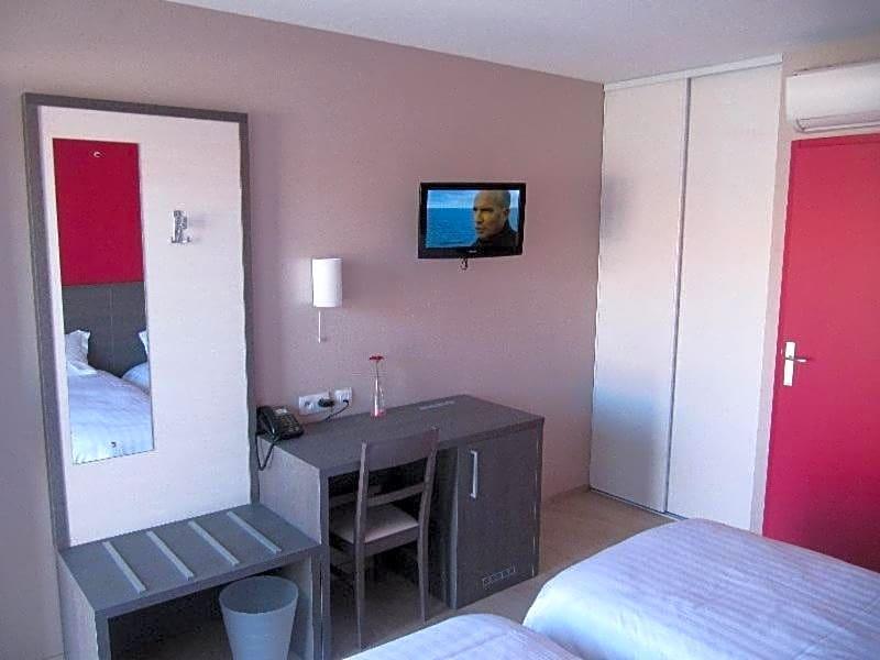 Hôtel Cantal Cottages image