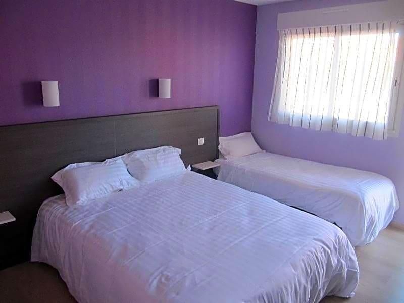 Hôtel Cantal Cottages image