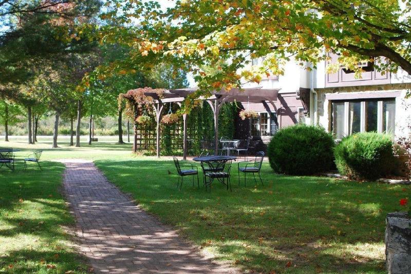 Settlement Courtyard Inn & Lavender Spa image