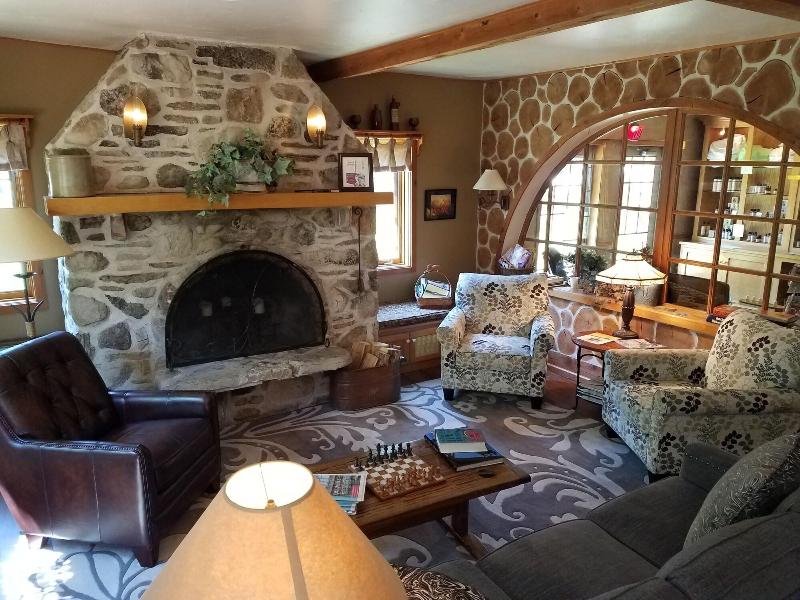 Settlement Courtyard Inn & Lavender Spa image