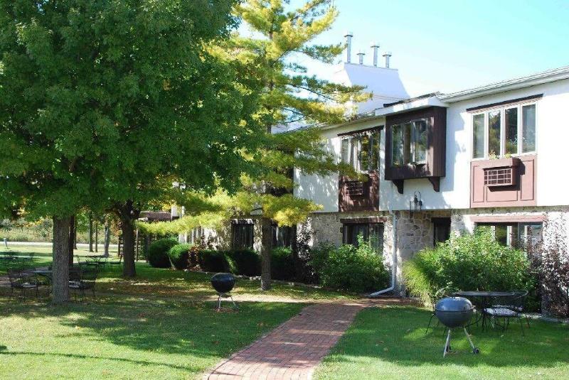 Settlement Courtyard Inn & Lavender Spa image