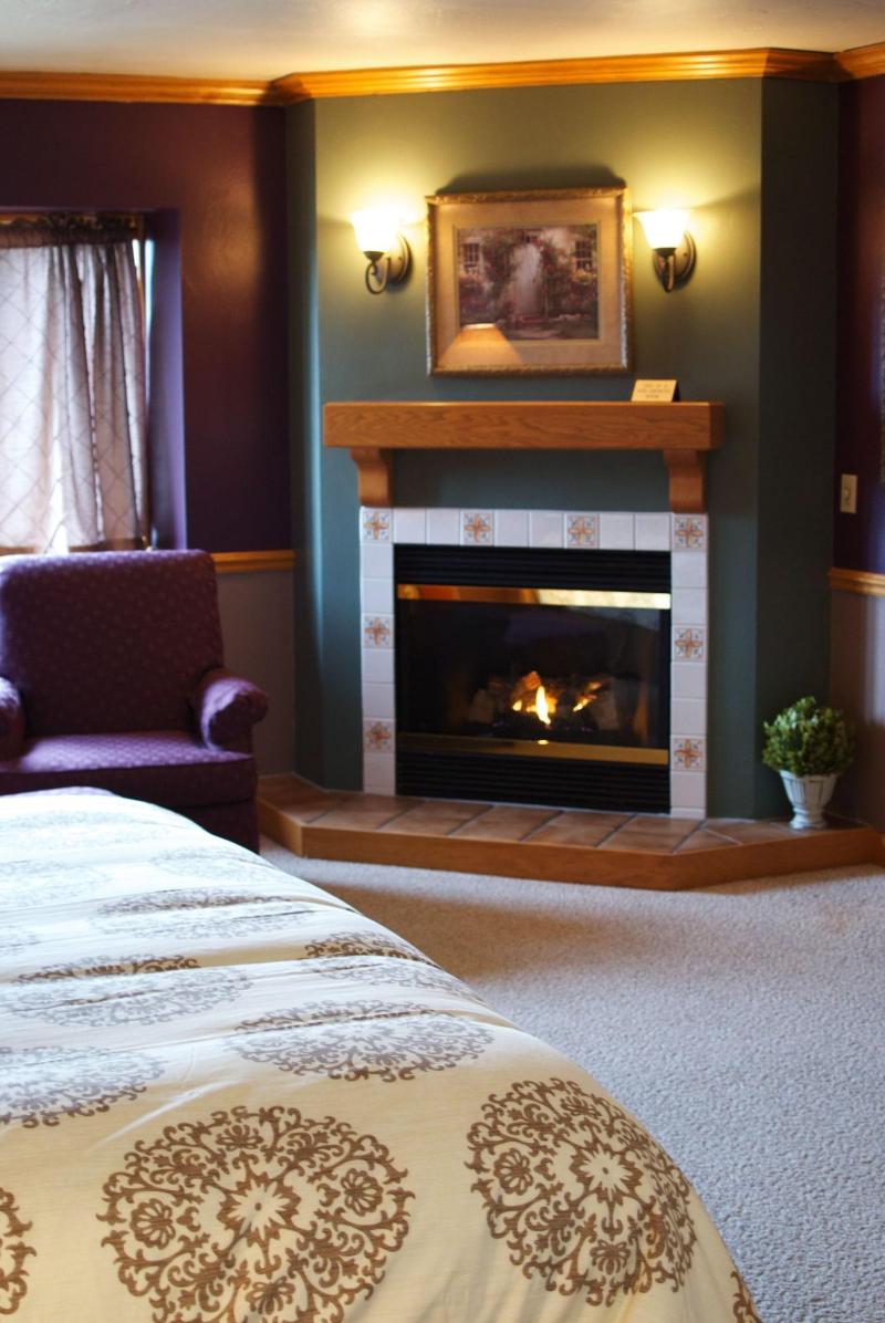 Settlement Courtyard Inn & Lavender Spa image