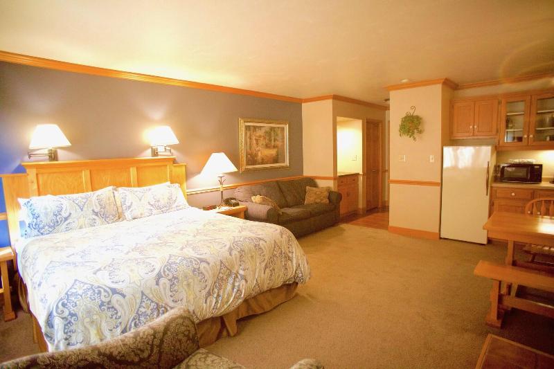 Settlement Courtyard Inn & Lavender Spa image