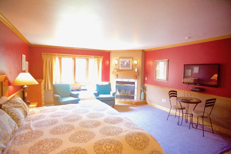 Settlement Courtyard Inn & Lavender Spa image