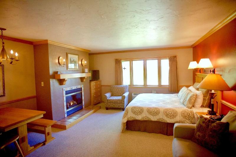 Settlement Courtyard Inn & Lavender Spa image