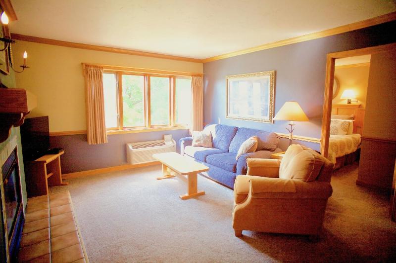 Settlement Courtyard Inn & Lavender Spa image