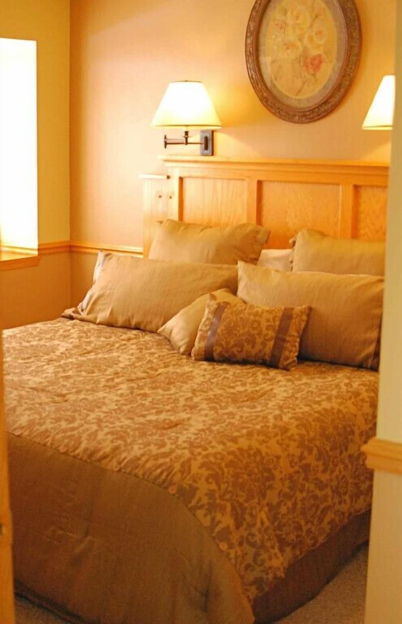 Settlement Courtyard Inn & Lavender Spa image
