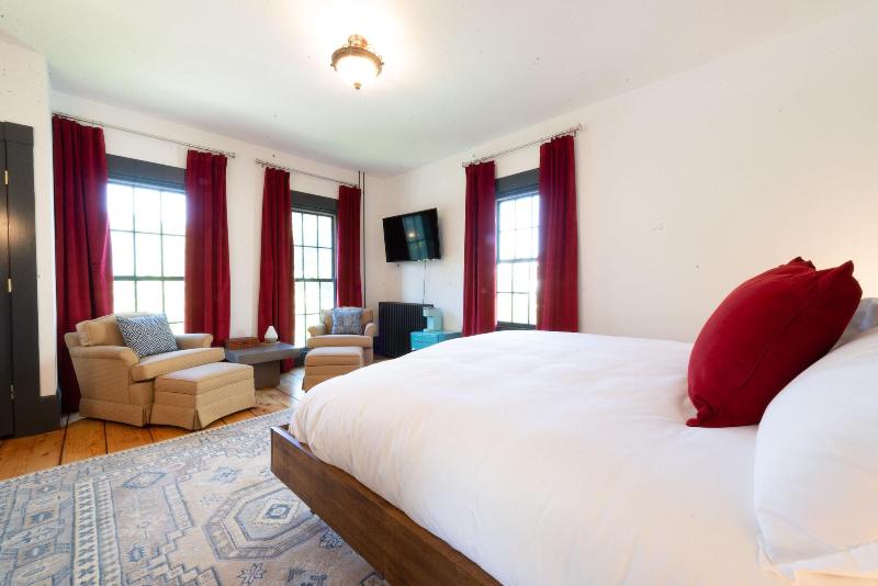 Addison Choate Inn image