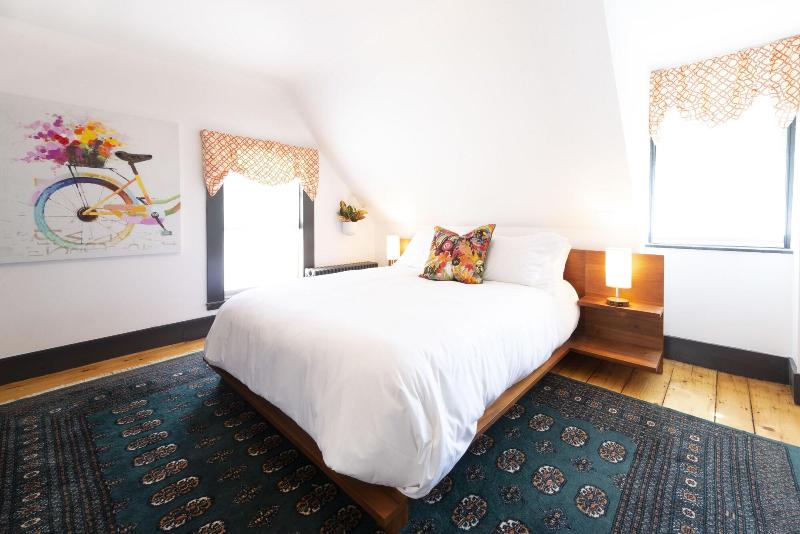 Addison Choate Inn image