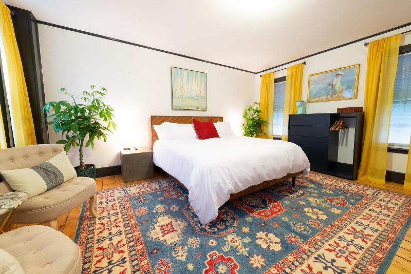 Addison Choate Inn image