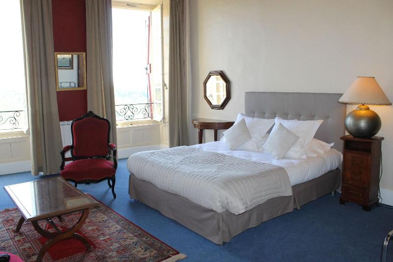 Hotel Raymond Vii image