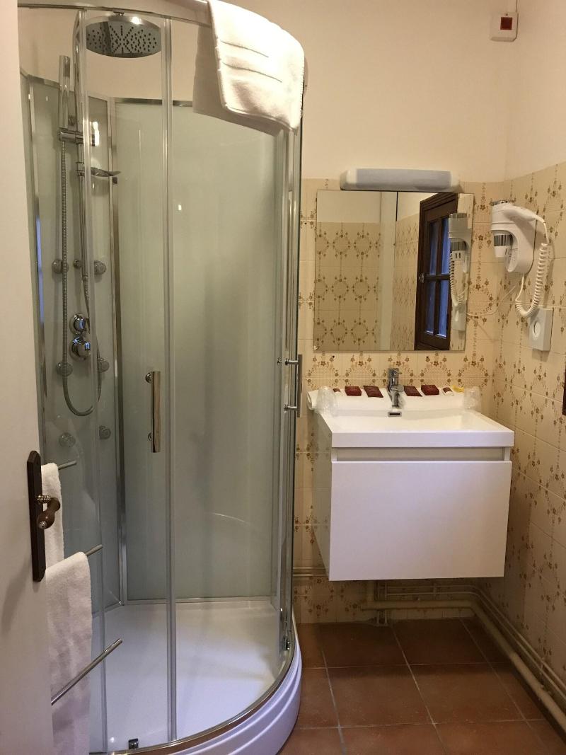 Hotel Raymond Vii image