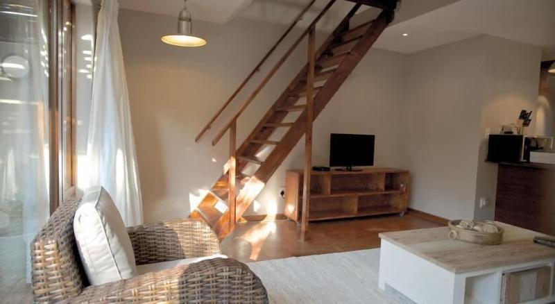 Raptors Lodge N16 image