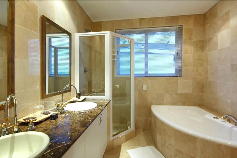 Balfour Place image