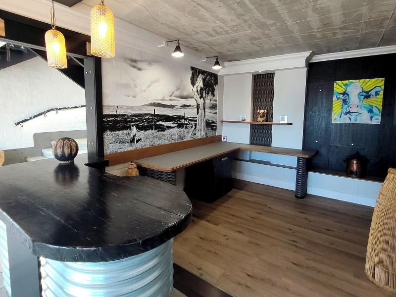 Hornbill House image