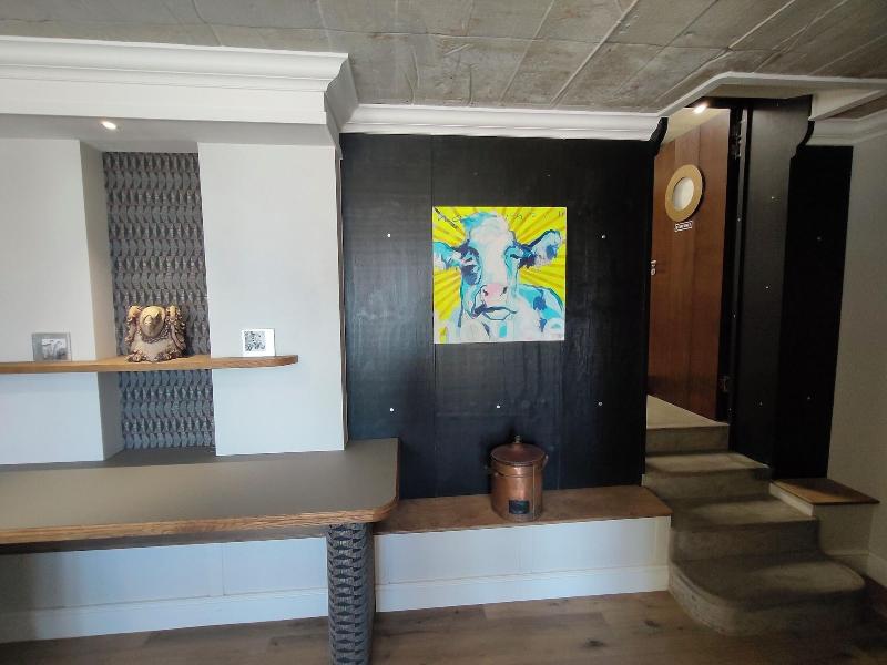 Hornbill House image