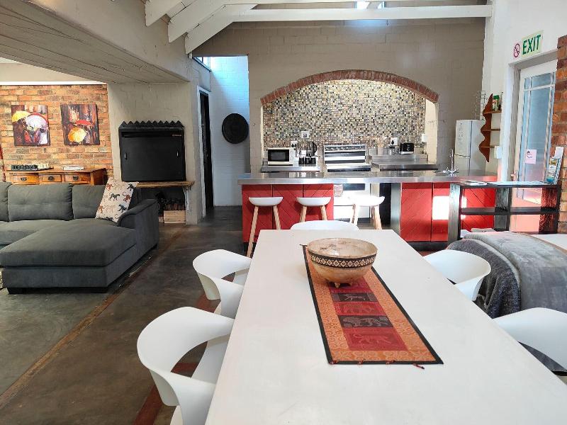 Hornbill House image