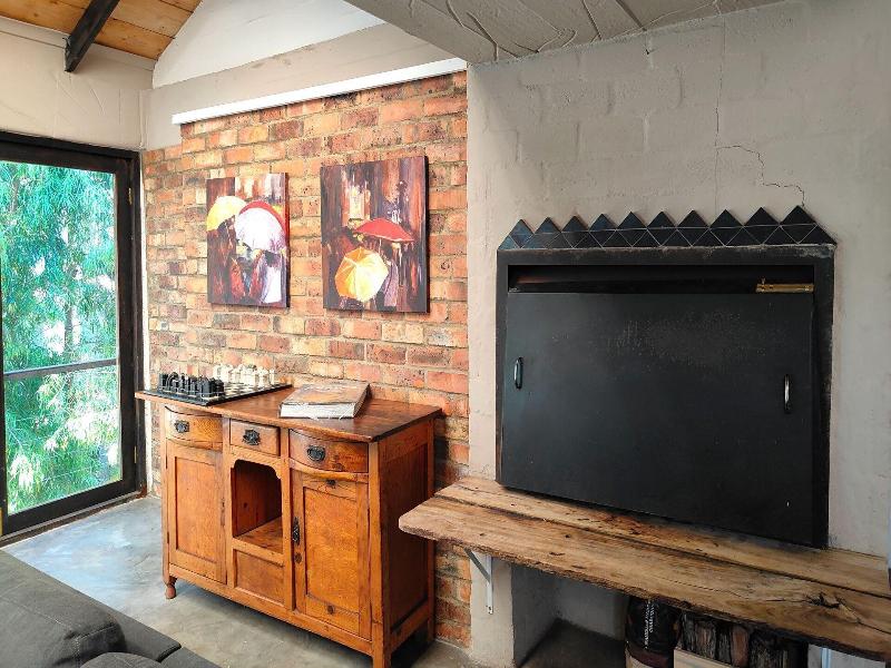 Hornbill House image