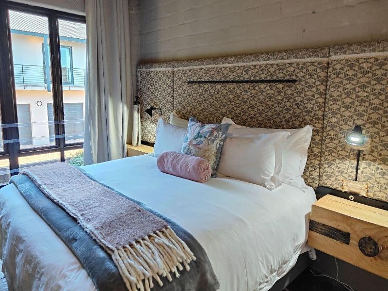 Hornbill House image