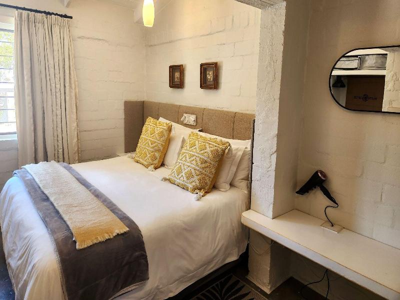 Hornbill House image