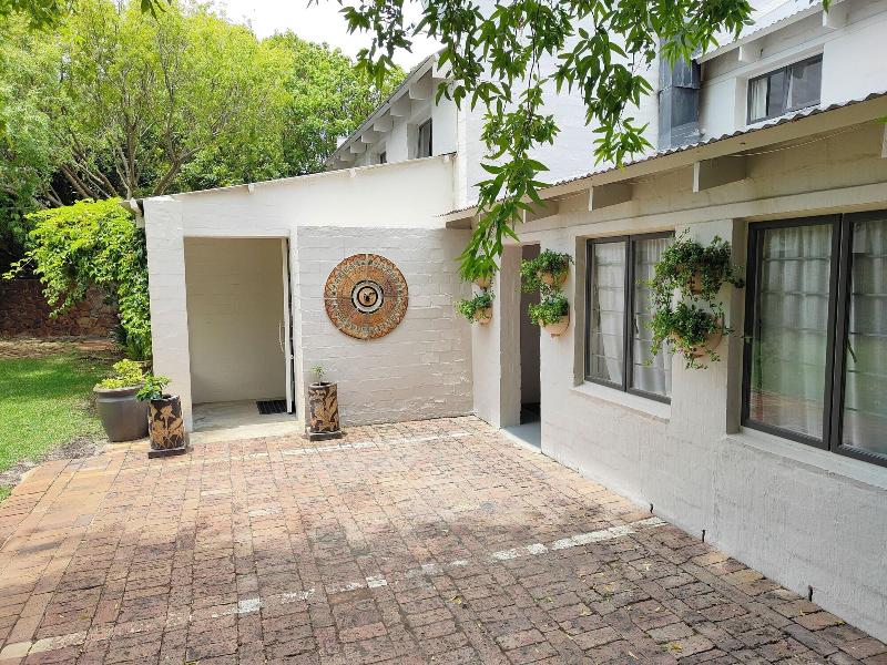 Hornbill House image