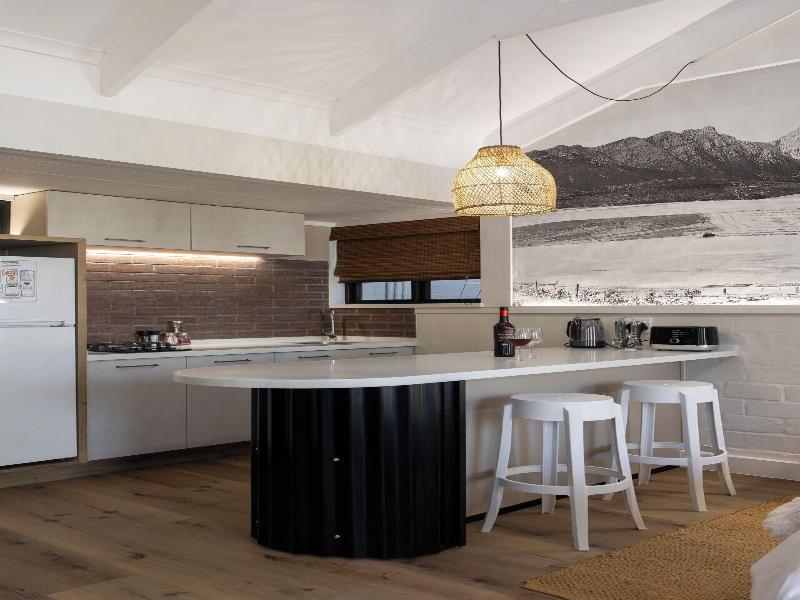 Hornbill House image